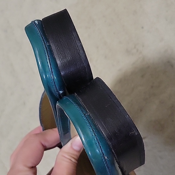 Stuart Weitzman Patent Leather Mules. Size 7.5 - Picture 5 of 8